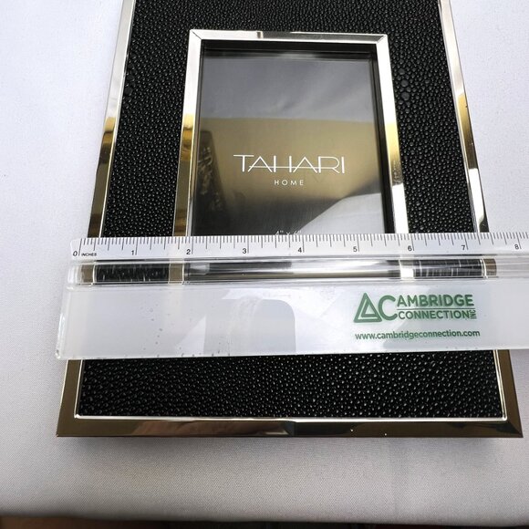 Tahari Frames Set of Four NEW Black & Silver 4x6 Photos Black Velvet Backing - Picture 10 of 11